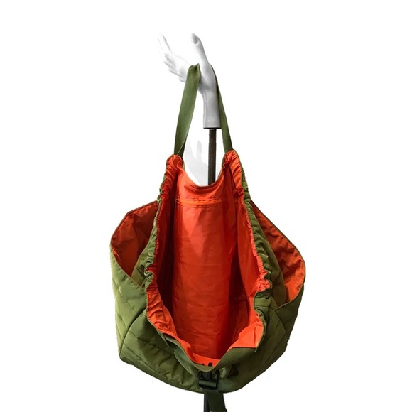 Quilted Carry All Tote - Camo - Picture 2 of 6